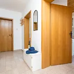 Apartment Marica Malinska