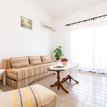 Marica Apartamento Malinska